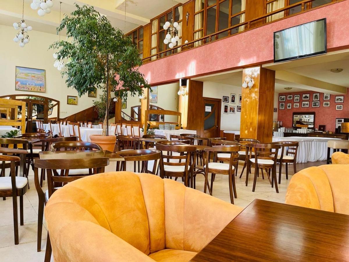 Hotel Grand Matej - Housity