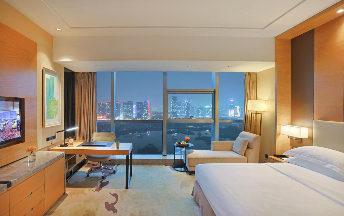 Expo Center Hotel - Housity