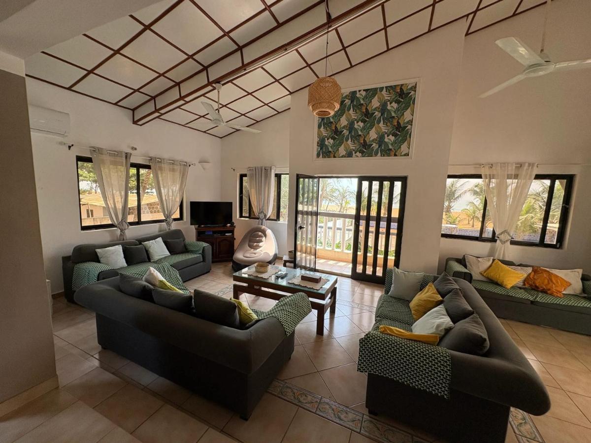 Maison spacieuse à Grand Popo avec piscine partagée 180 m² - Housity