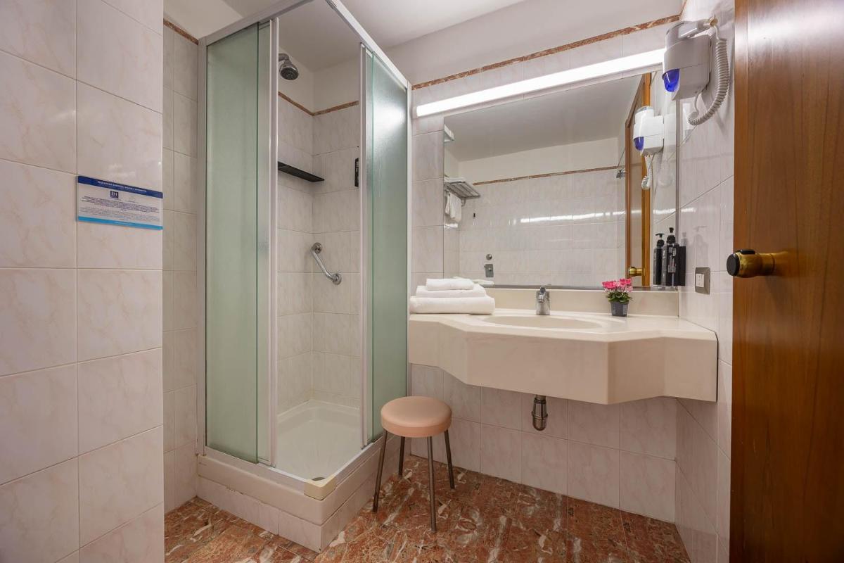 iH Hotels Milano Eur - Trezzano sul Naviglio - Housity