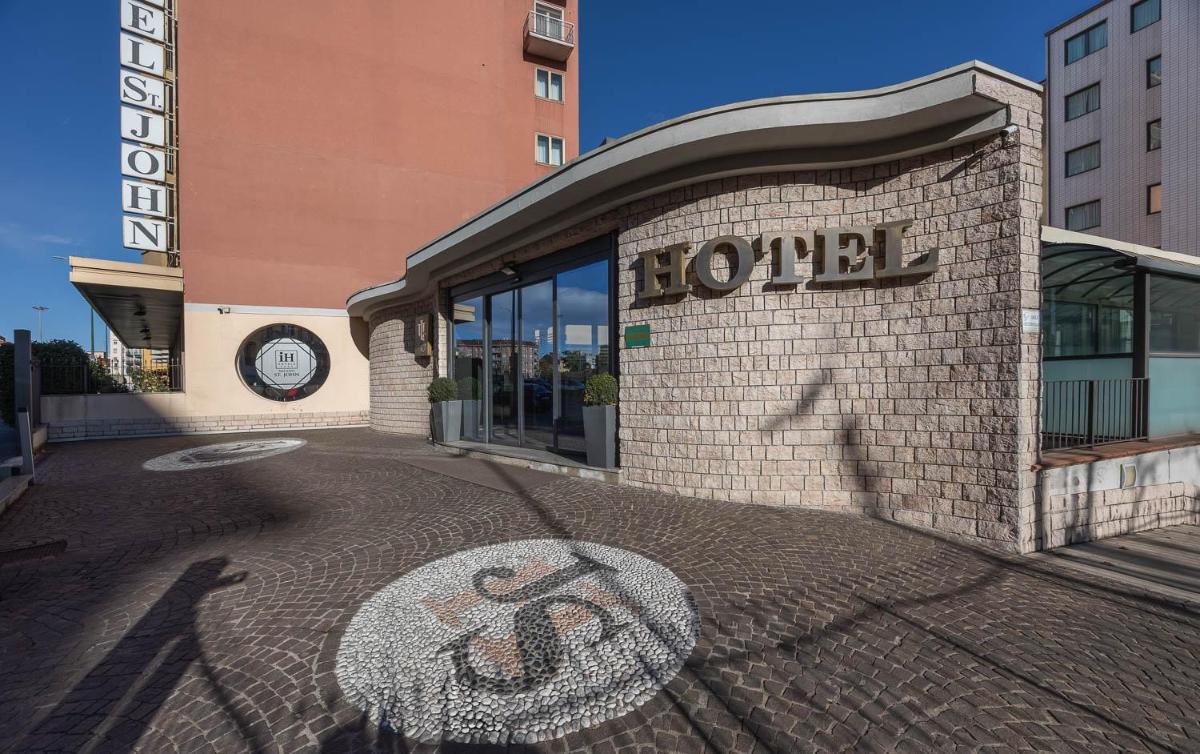 iH Hotels Milano St. John - Housity