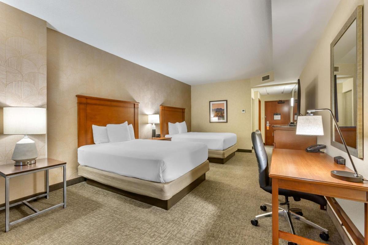 Drury Plaza Hotel Phoenix Tempe - Housity