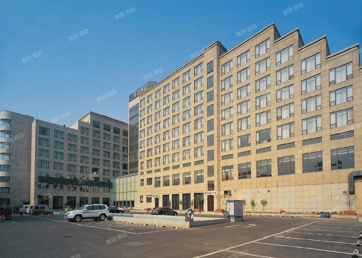 维也纳国际酒店襄阳万达广场火车站店 - Housity