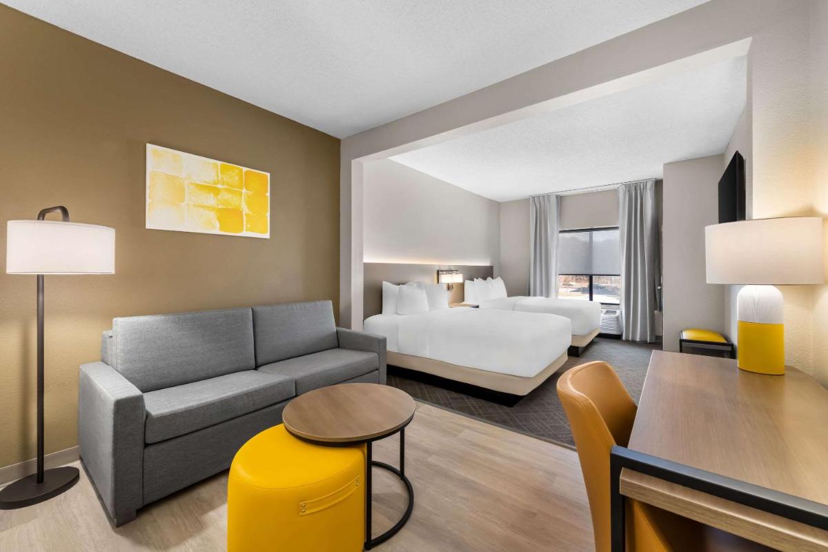 Comfort Suites Stevens Point - Housity