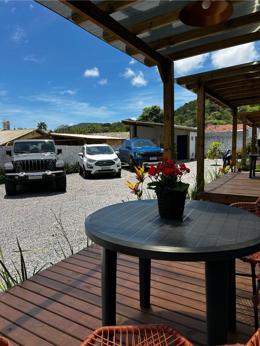 Container Guest House - Housity