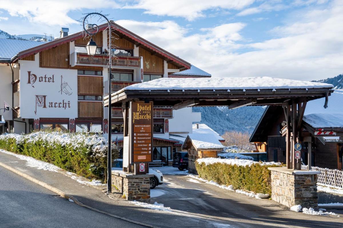 Vue générale sur la montagne ou vue sur la montagne depuis l'hôtel