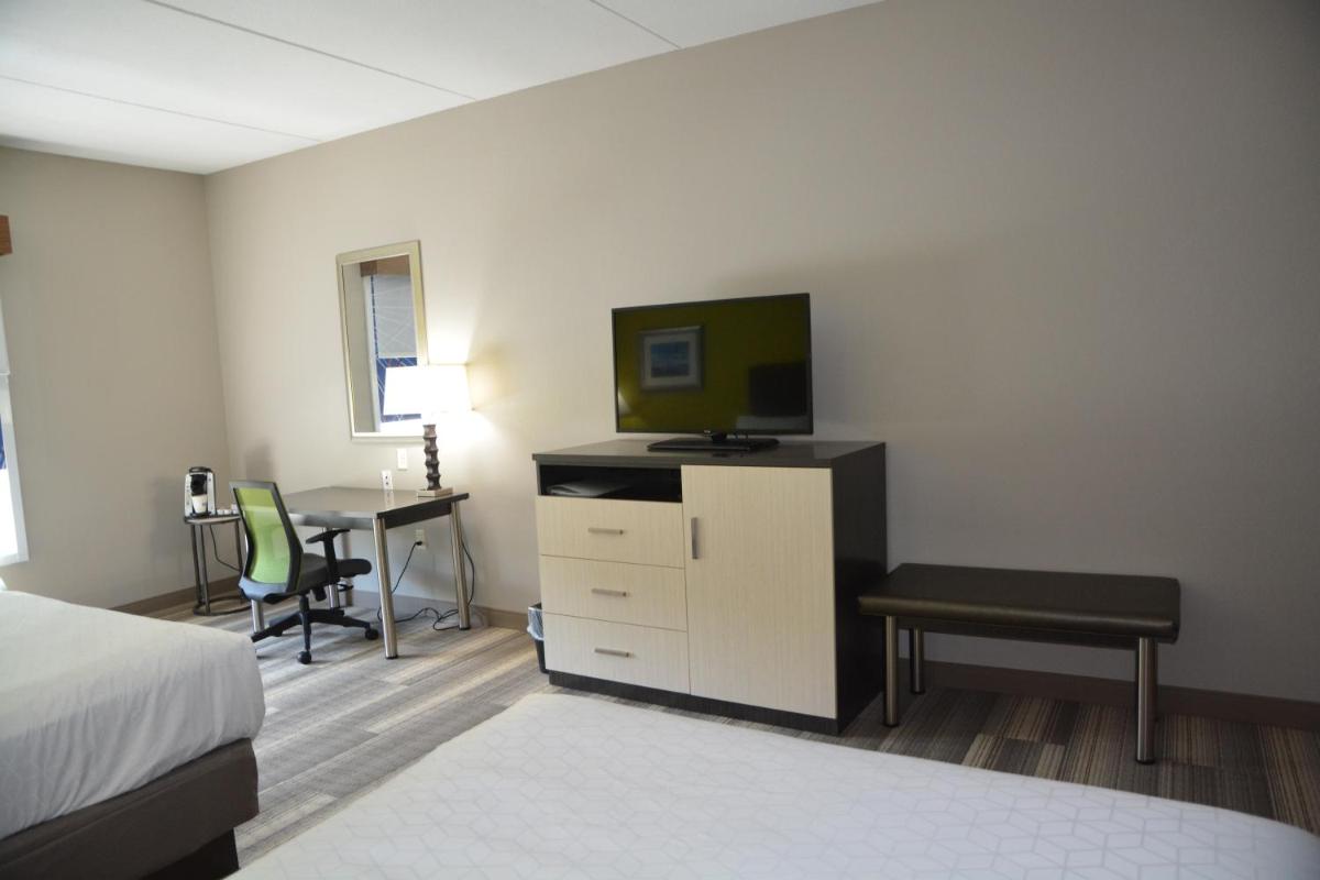 Holiday Inn Express & Suites Caryville by IHG - Housity