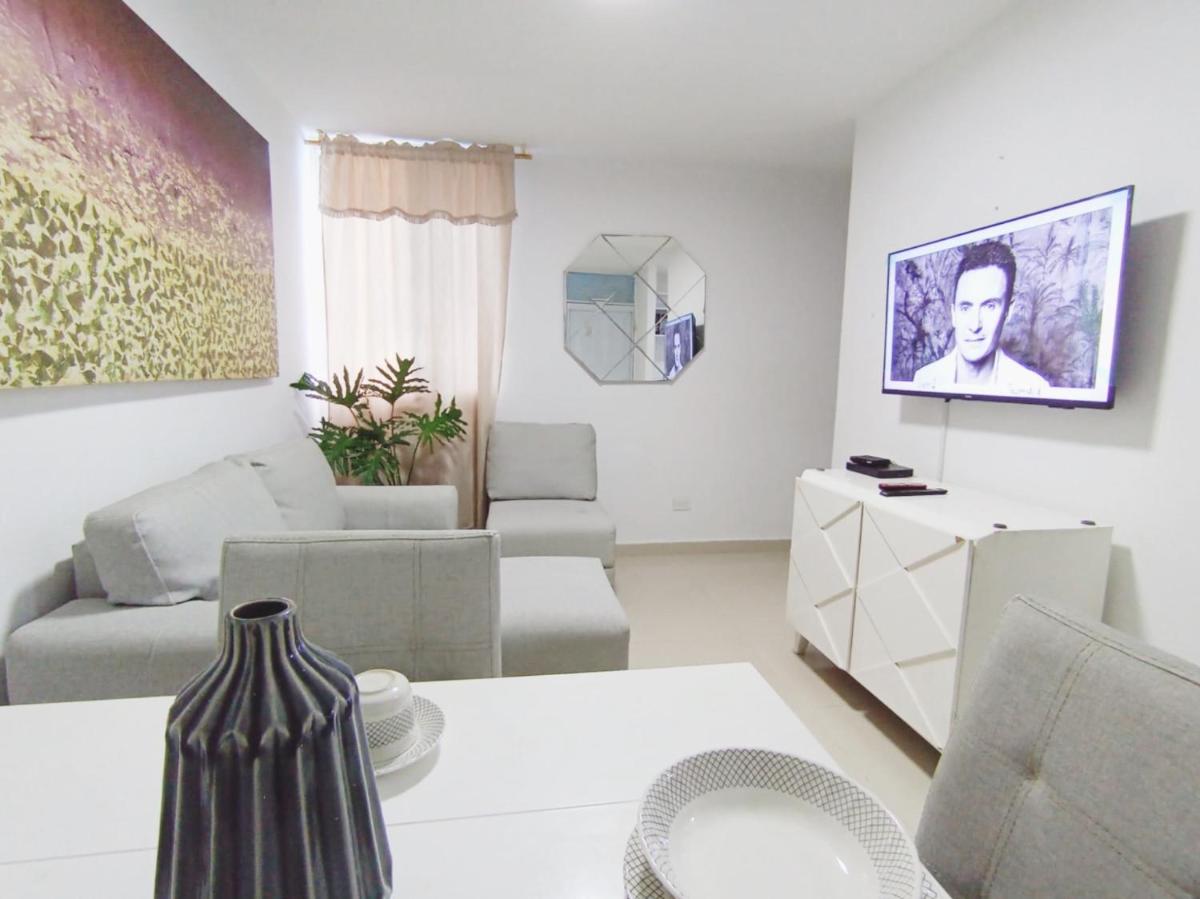 Apto 3 habit +2TV-Wifi, Netflix-Parqueadero gratis - Housity