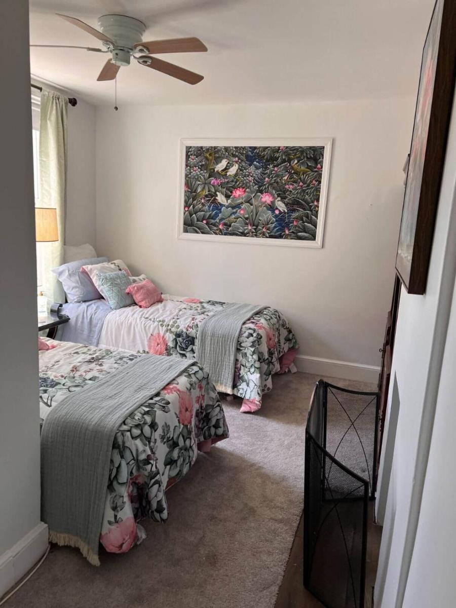 The Lily Inn - Burlington - Housity