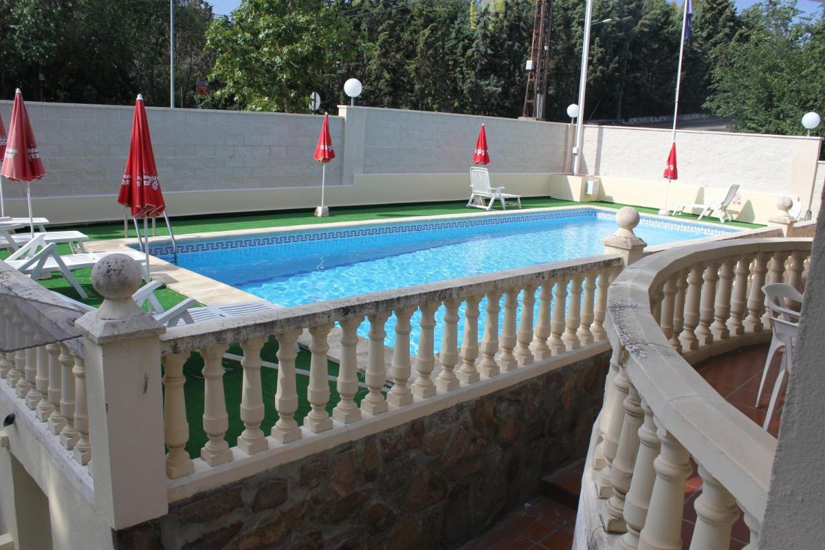 Hotel Las Nieves - Housity