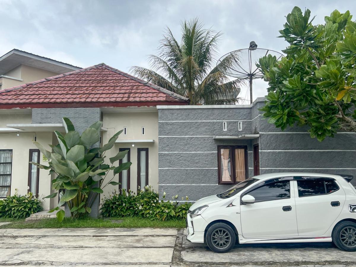 OWK Homestay Mitra RedDoorz Wonosobo - Housity