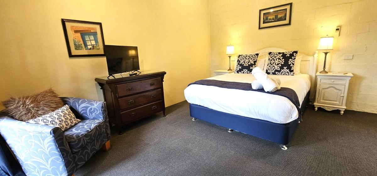 Chez Vous French Spa Villa 2 - Housity