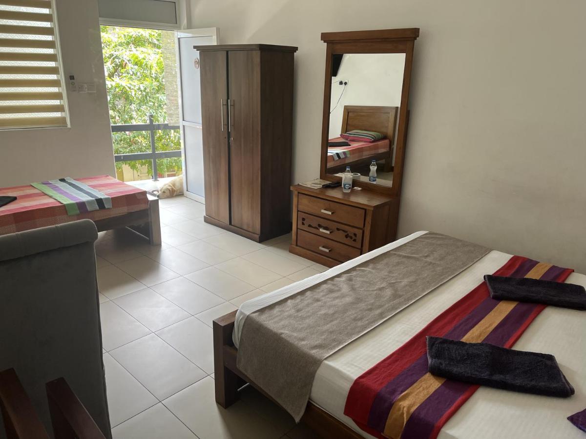 Royal Crown Residency Hotel - Housity