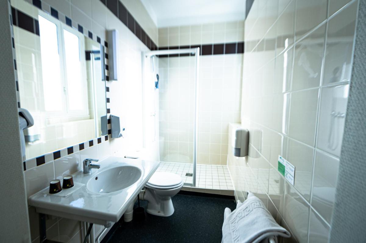 Brit Hotel Confort Auclair - Housity