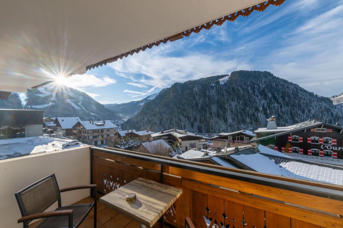 Vue générale sur la montagne ou vue sur la montagne depuis l'hôtel