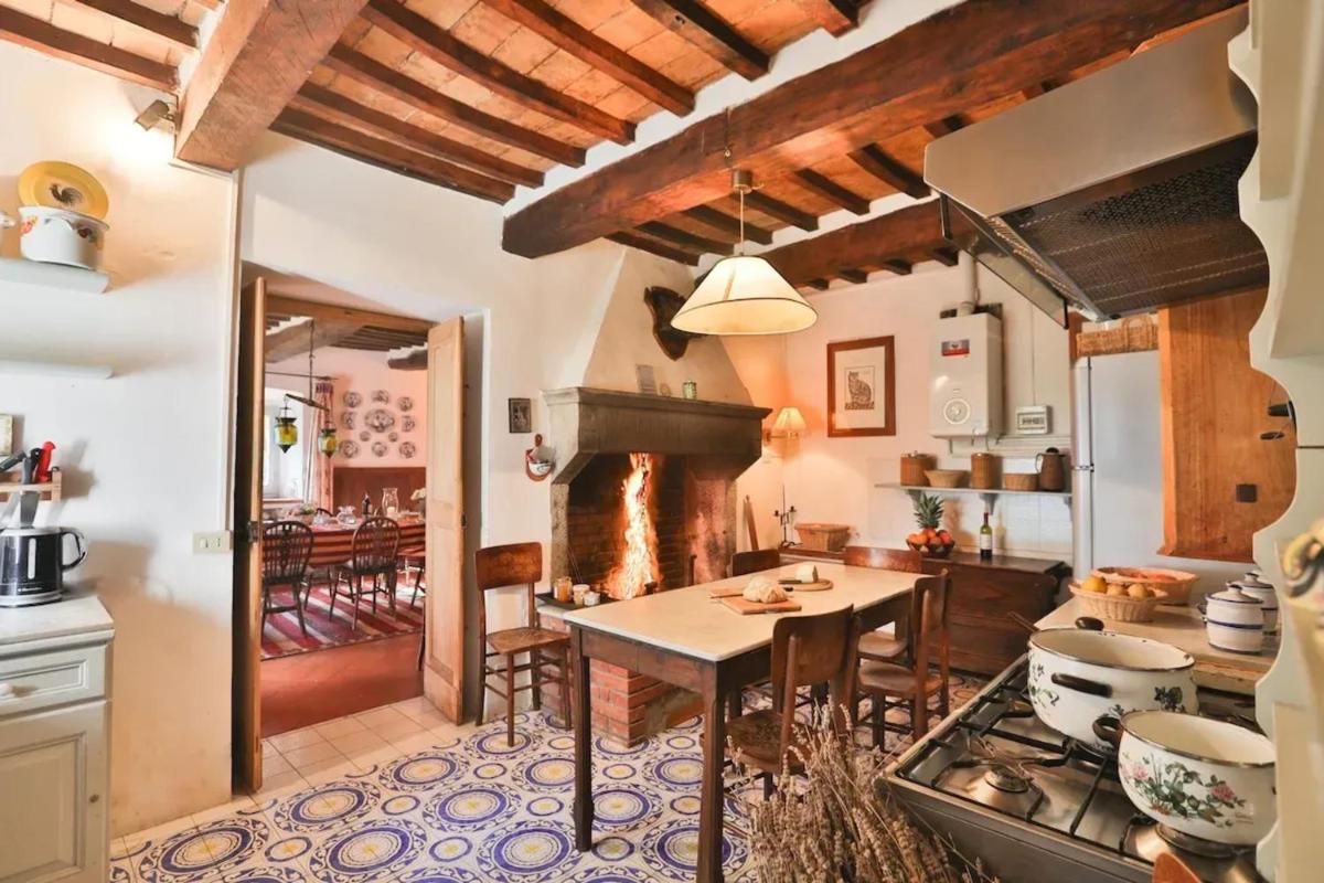 Enchanting Villa in Pieve Santo Stefano with Private Pool - Housity
