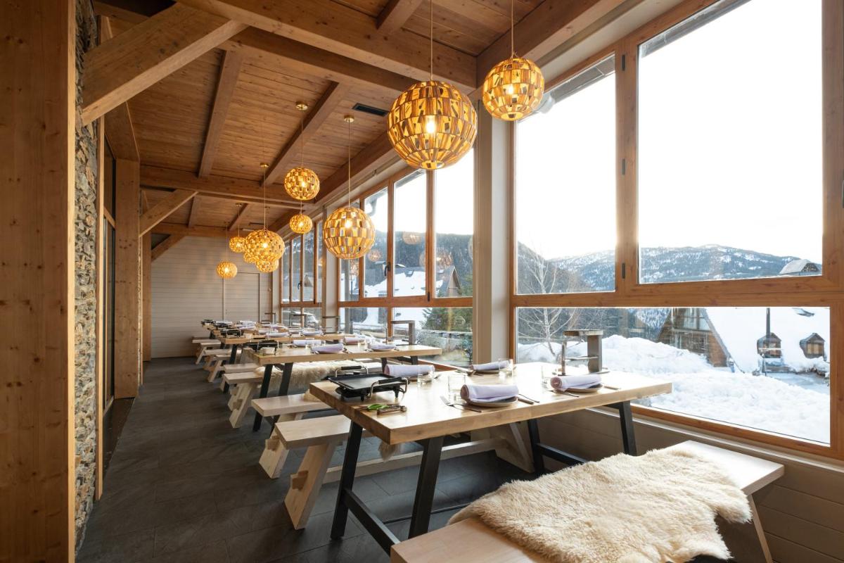 Un restaurante o sitio para comer en Eurostars La Pleta