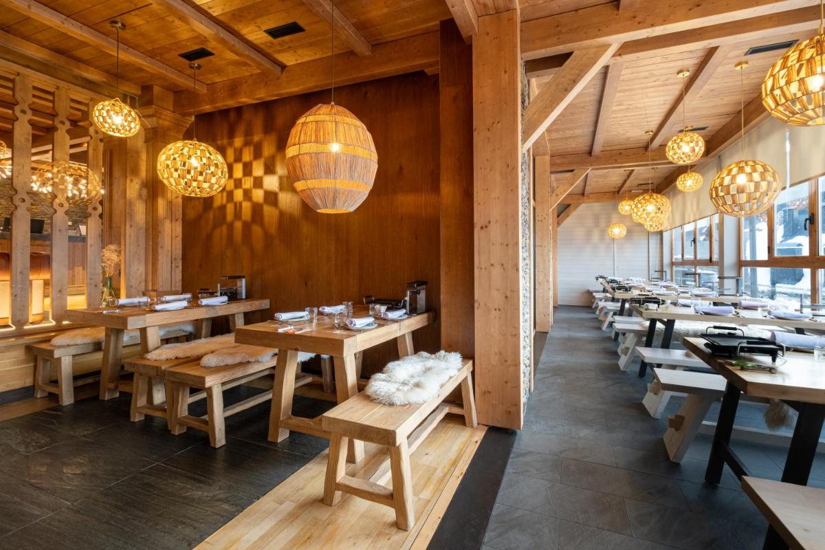 Un restaurante o sitio para comer en Eurostars La Pleta