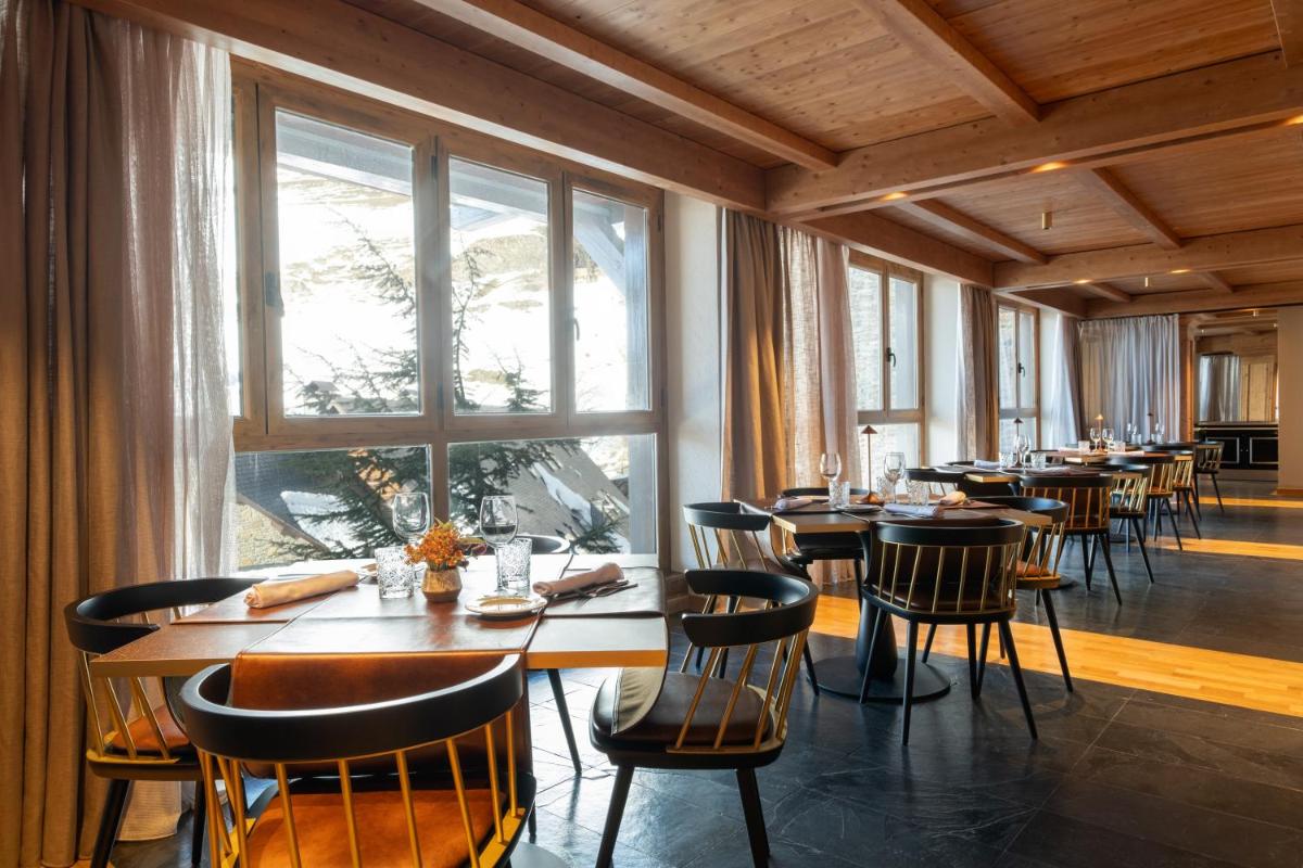 Un restaurante o sitio para comer en Eurostars La Pleta
