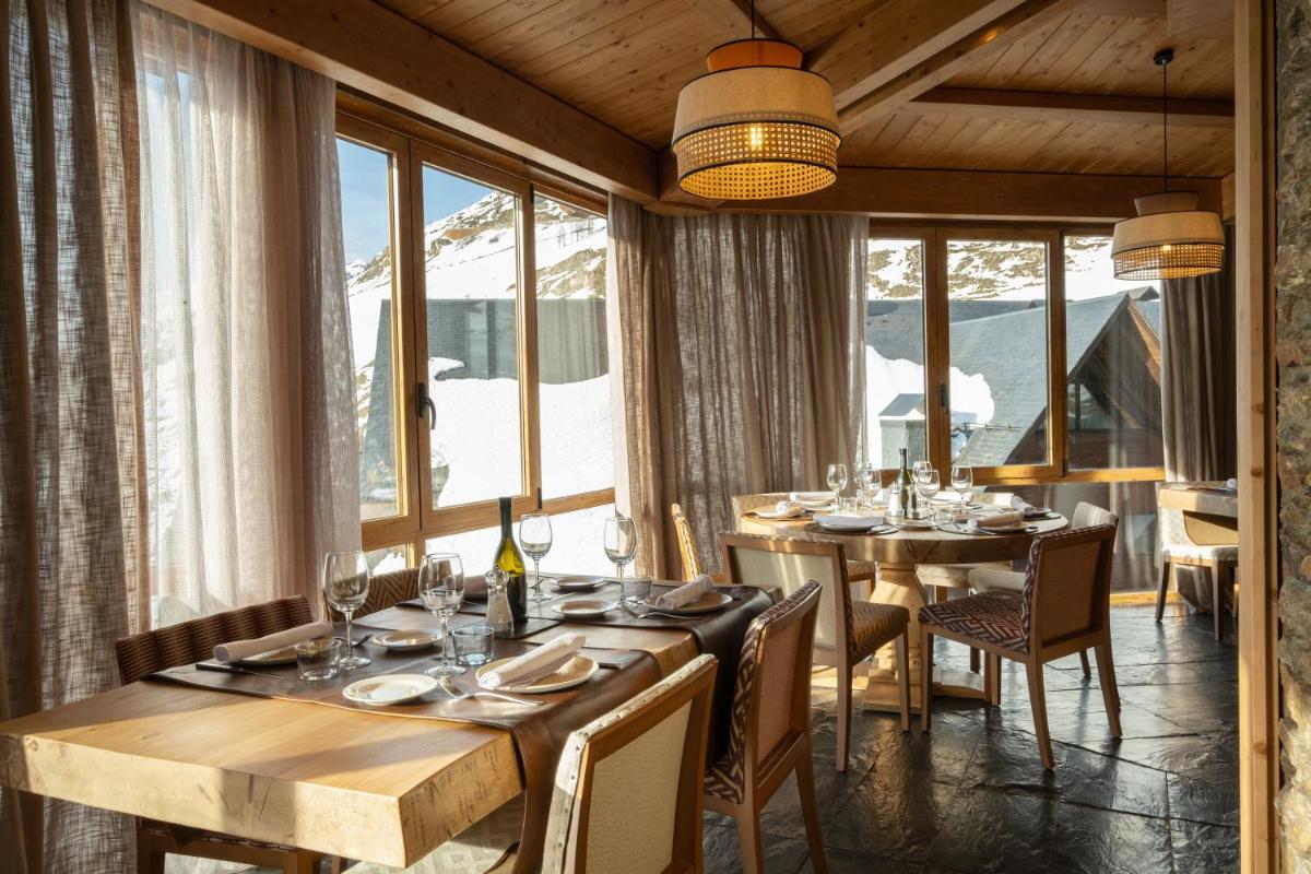 Un restaurante o sitio para comer en Eurostars La Pleta