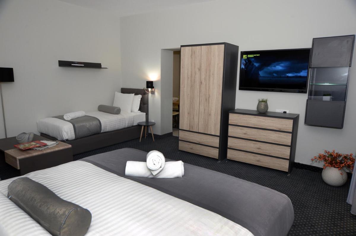 Alexandar Square Apartments - Housity