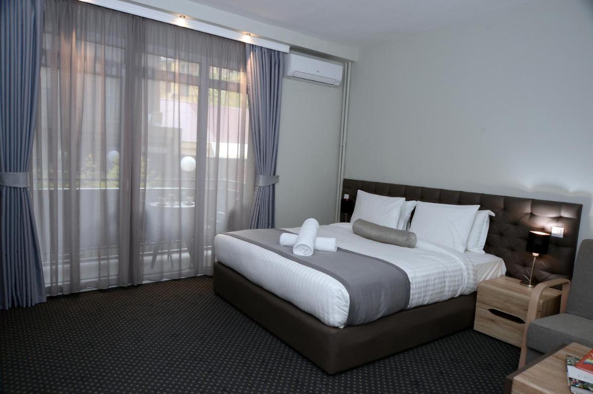 Alexandar Square Apartments - Housity