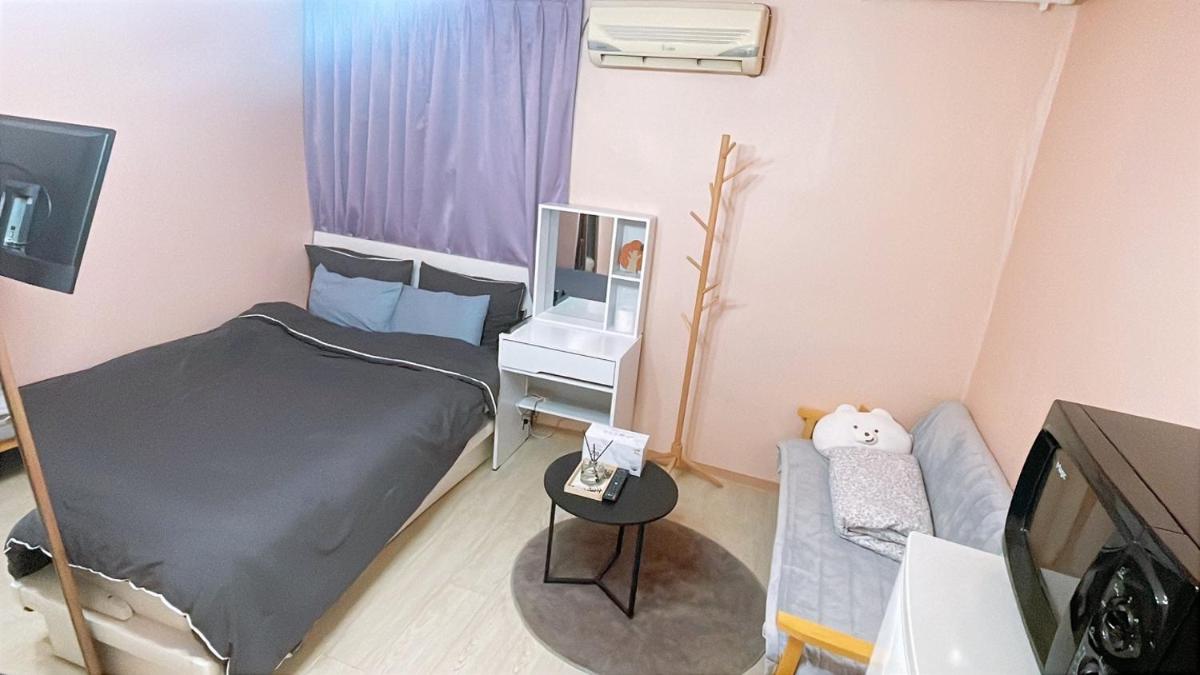 Ellen House - Housity