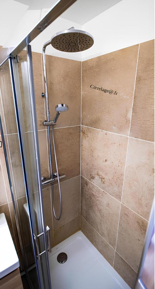 Spacieux appartement avec Balcons, 4 chambres, espace & confort, Centre Gare - Housity