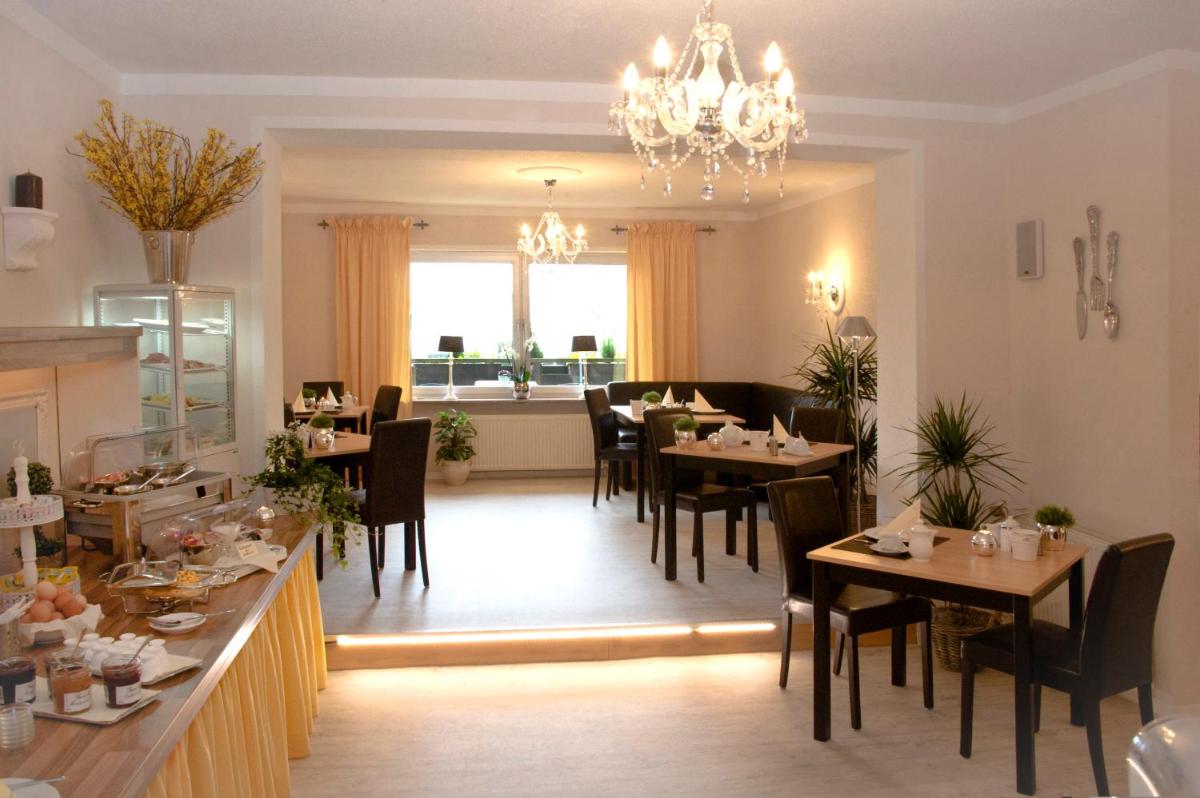 Hotel Garni Zum Grünen Baum - Housity