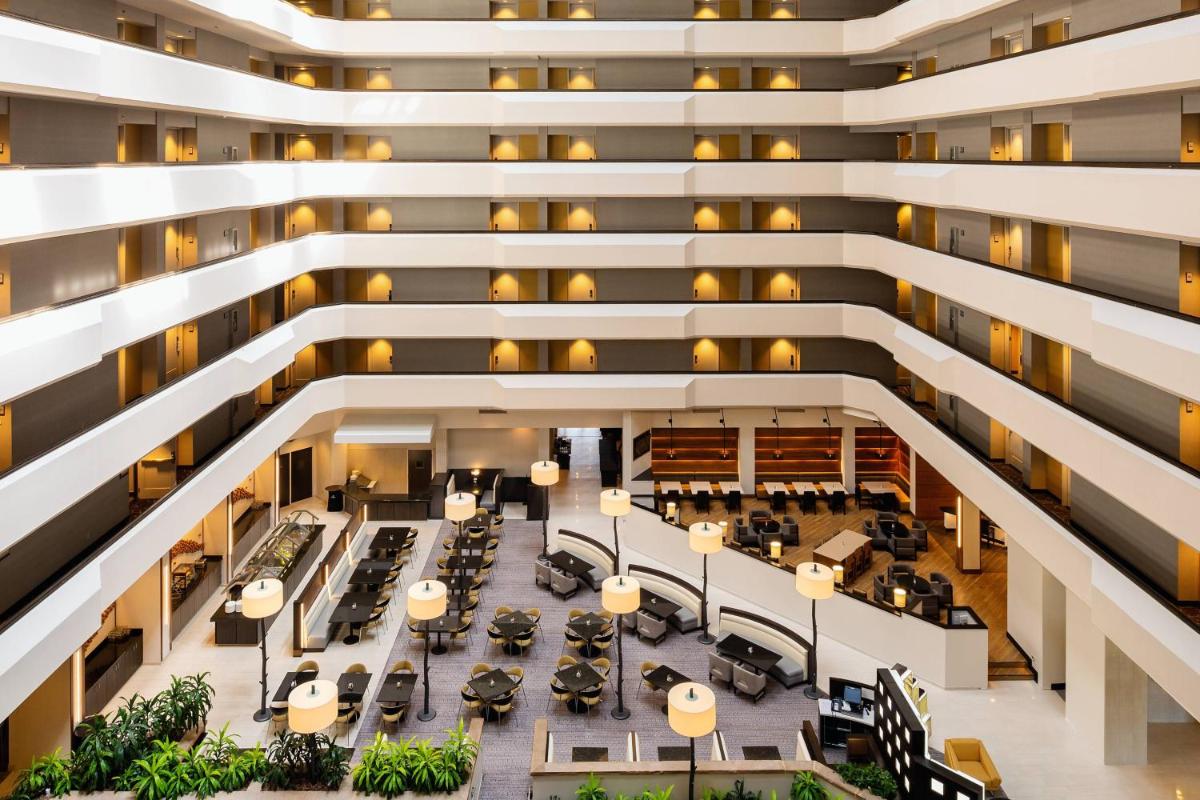 Sheraton West Des Moines - Housity