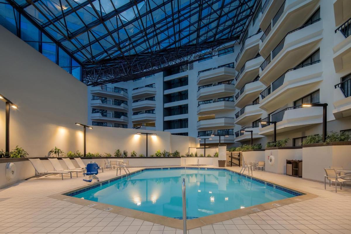 Sheraton Detroit Metro Airport - Housity