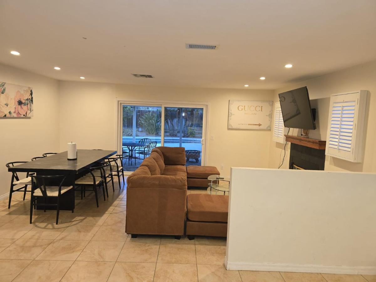 4 Bedroom West Hills Charmer with Pool and Jacuzzi - Housity