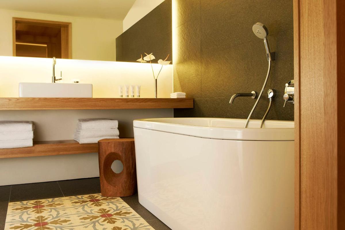 Un baño de Le Meridien Barcelona