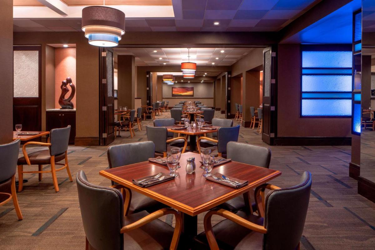 Sheraton Houston Brookhollow - Housity