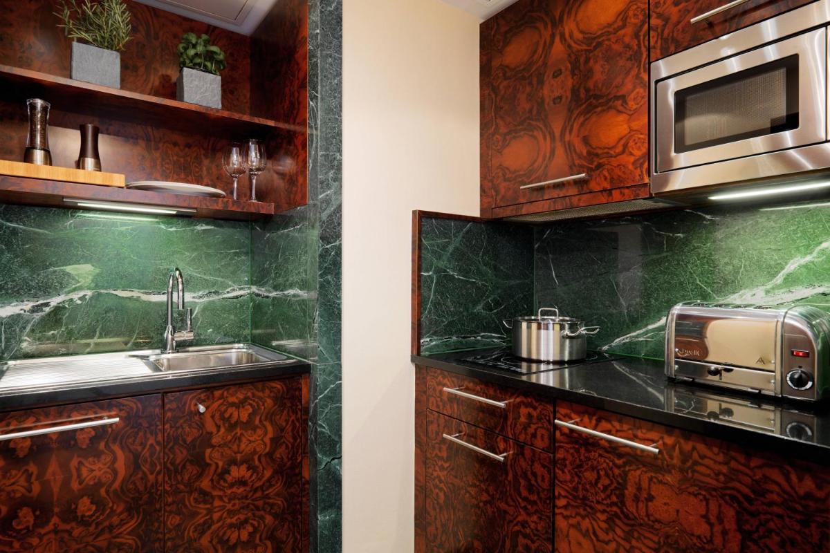 Küche/Küchenzeile in der Unterkunft The Westin Grand Munich Küche/Küchenzeile in der Unterkunft The Westin Grand Munich