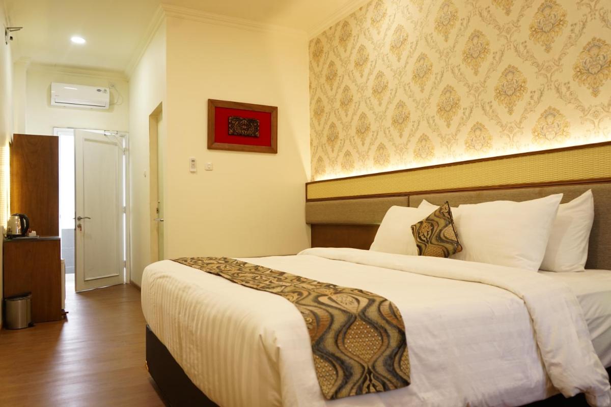 Hotel Indah Palace Tawangmangu - Housity