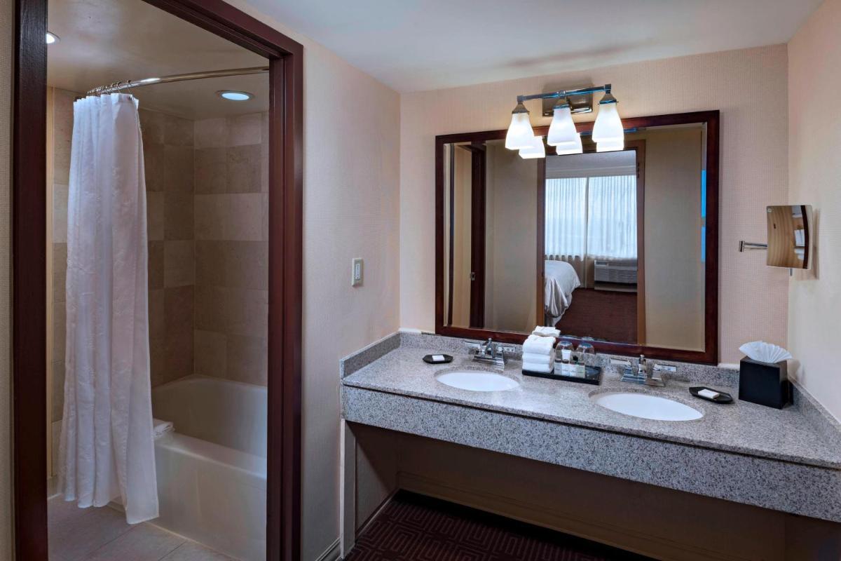 Sheraton Pentagon City - Housity