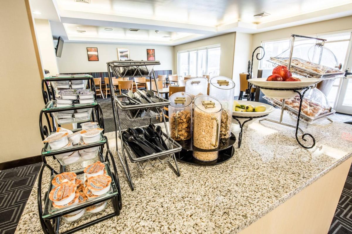 TownePlace Suites by Marriott Gilford - Housity