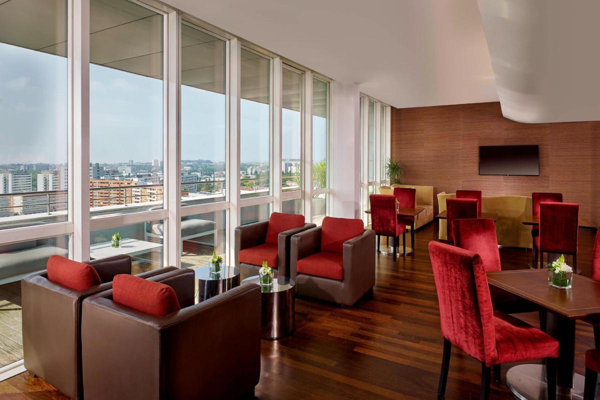 Uma área de estar em Sheraton Porto Hotel & Spa