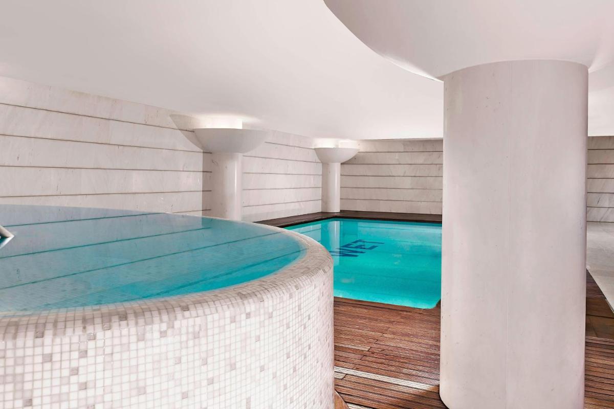 A piscina em ou perto de Sheraton Porto Hotel & Spa