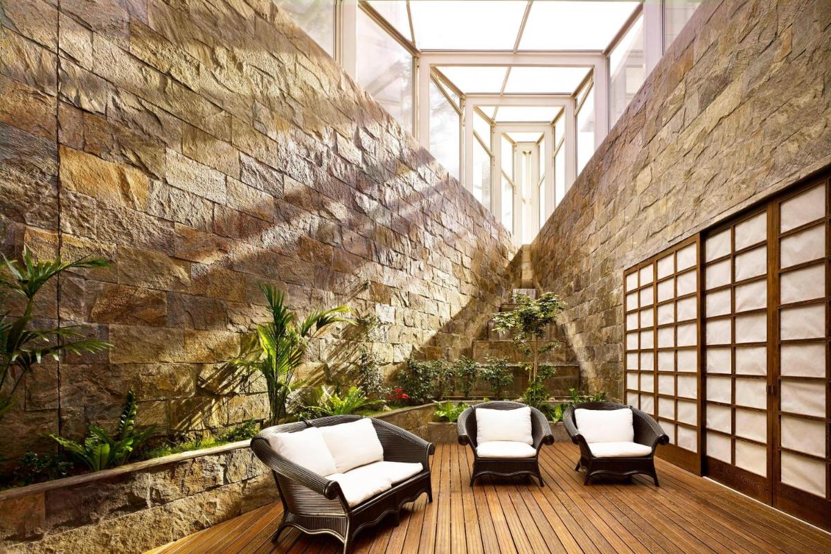 Uma área de estar em Sheraton Porto Hotel & Spa
