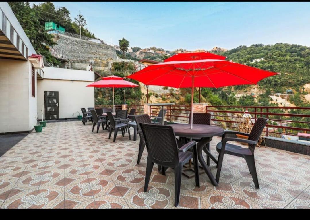 Hotel 7 Heavens - Housity