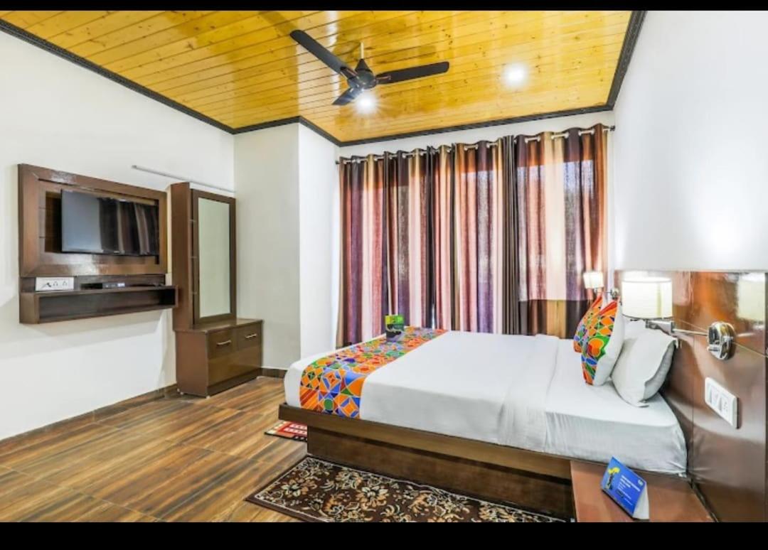 Hotel 7 Heavens - Housity
