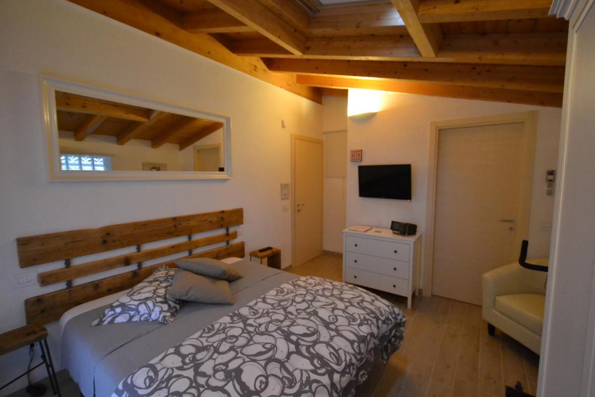B&B Il Noce alla Finestra - Housity