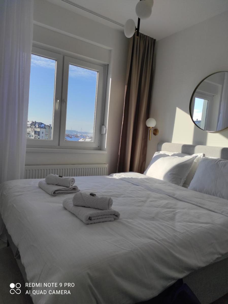 Lullaby Apartment Bijeljina - Balcony View & Private Garage - Housity