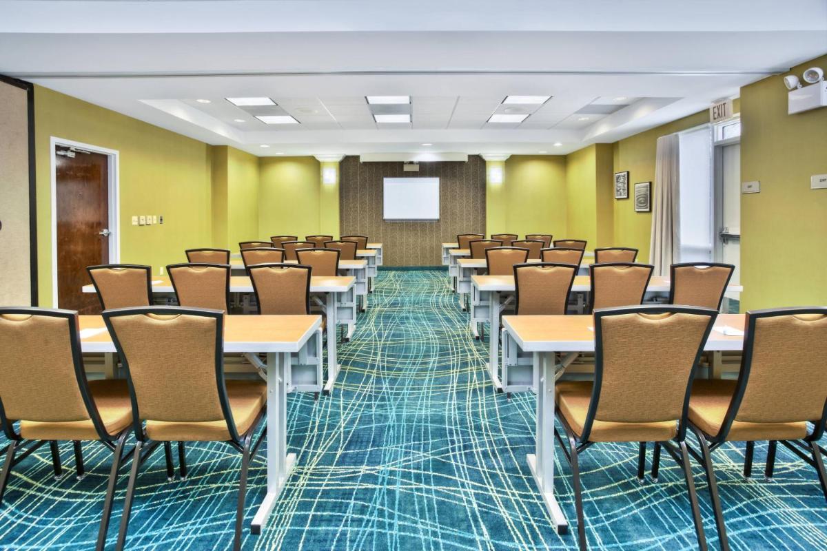 Springhill Suites by Marriott Chicago Elmhurst Oakbrook Area - Housity