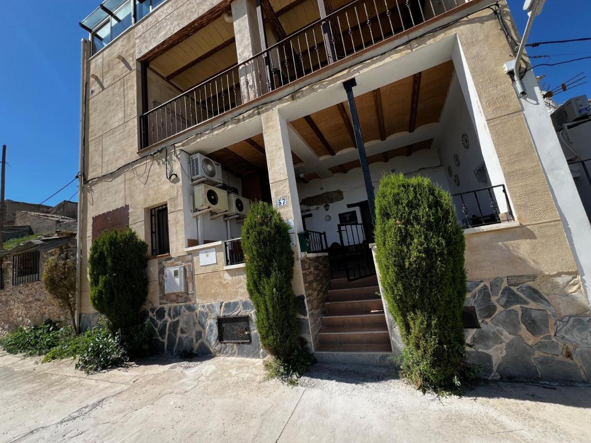 Casas Rurales Maribel - Complejo El Tejar - Apartamentos con jacuzzi en Alcalá del Júcar - Housity