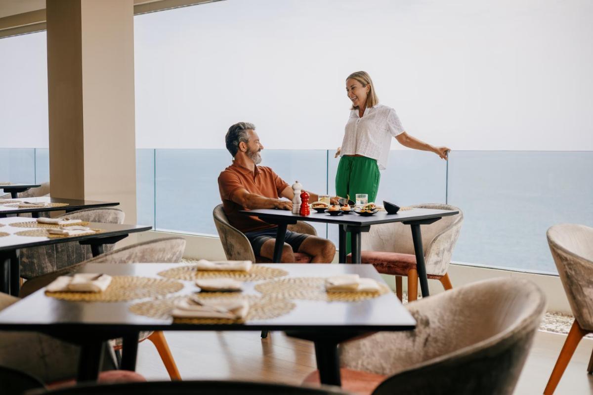Clientes alojados en Hard Rock Hotel Tenerife