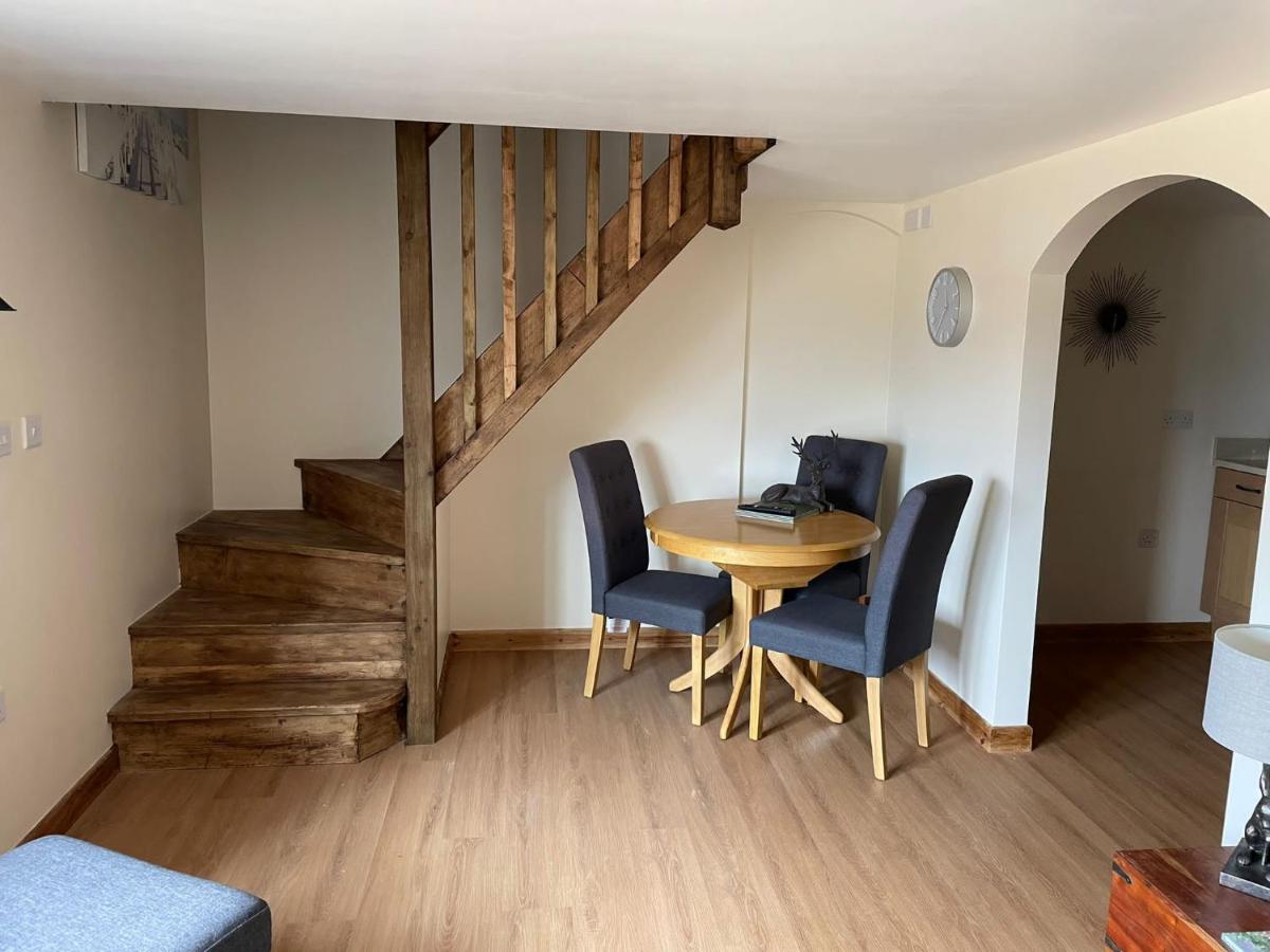 Bluebell Cottage at The Old Tractor Barn - Housity