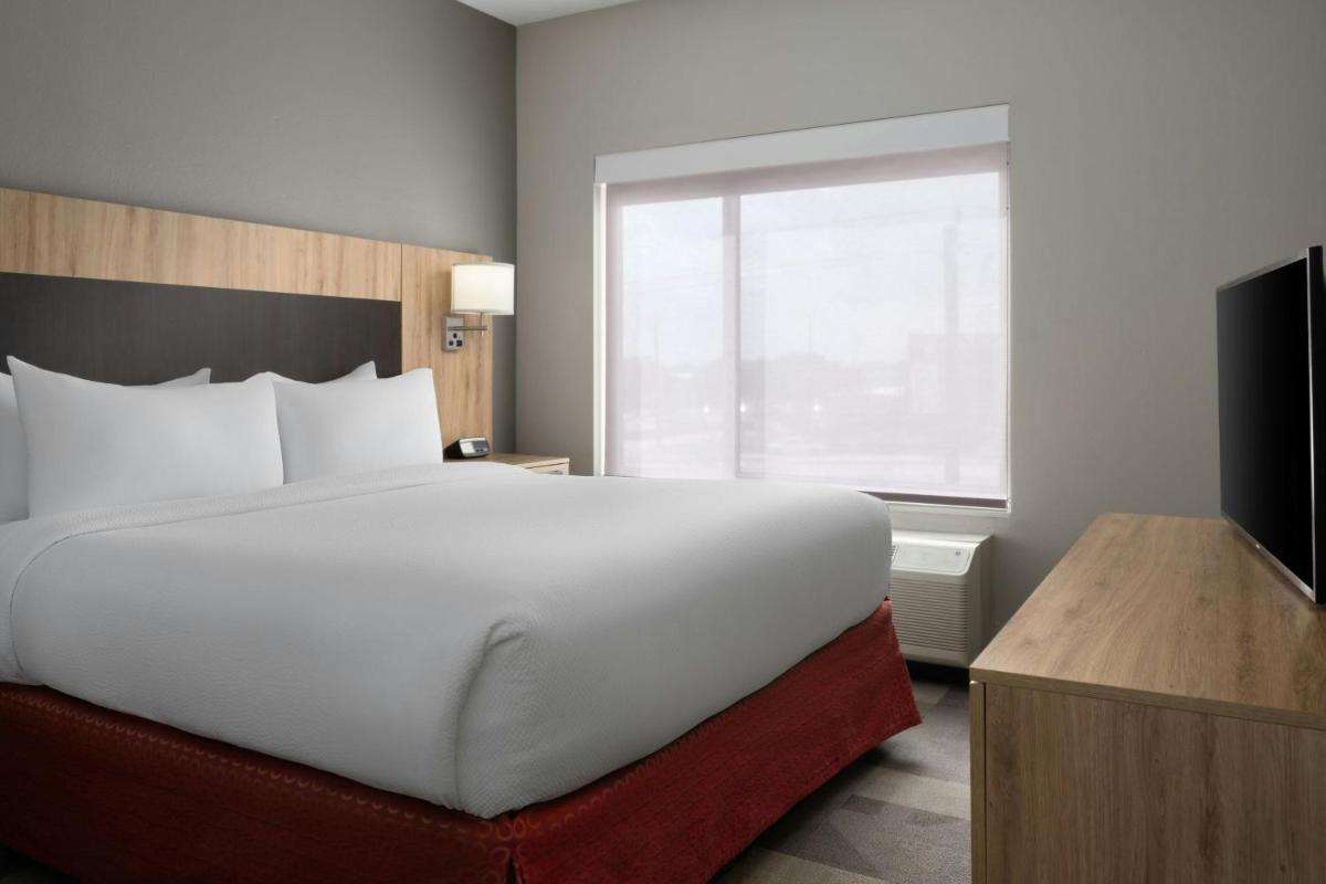 TownePlace Suites by Marriott Houston Hobby Airport - Housity
